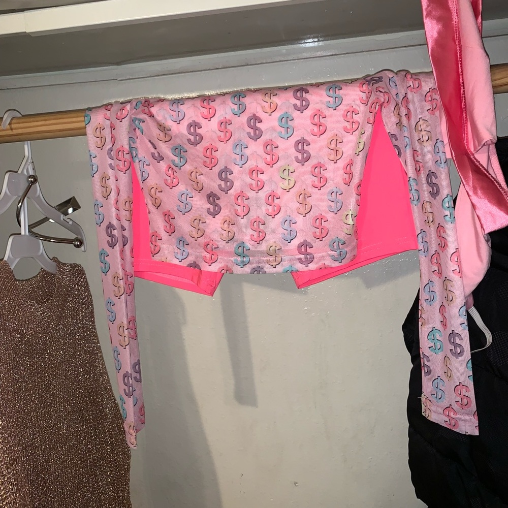 Scrunch top along with the 2 piece set SEE PHOTOS